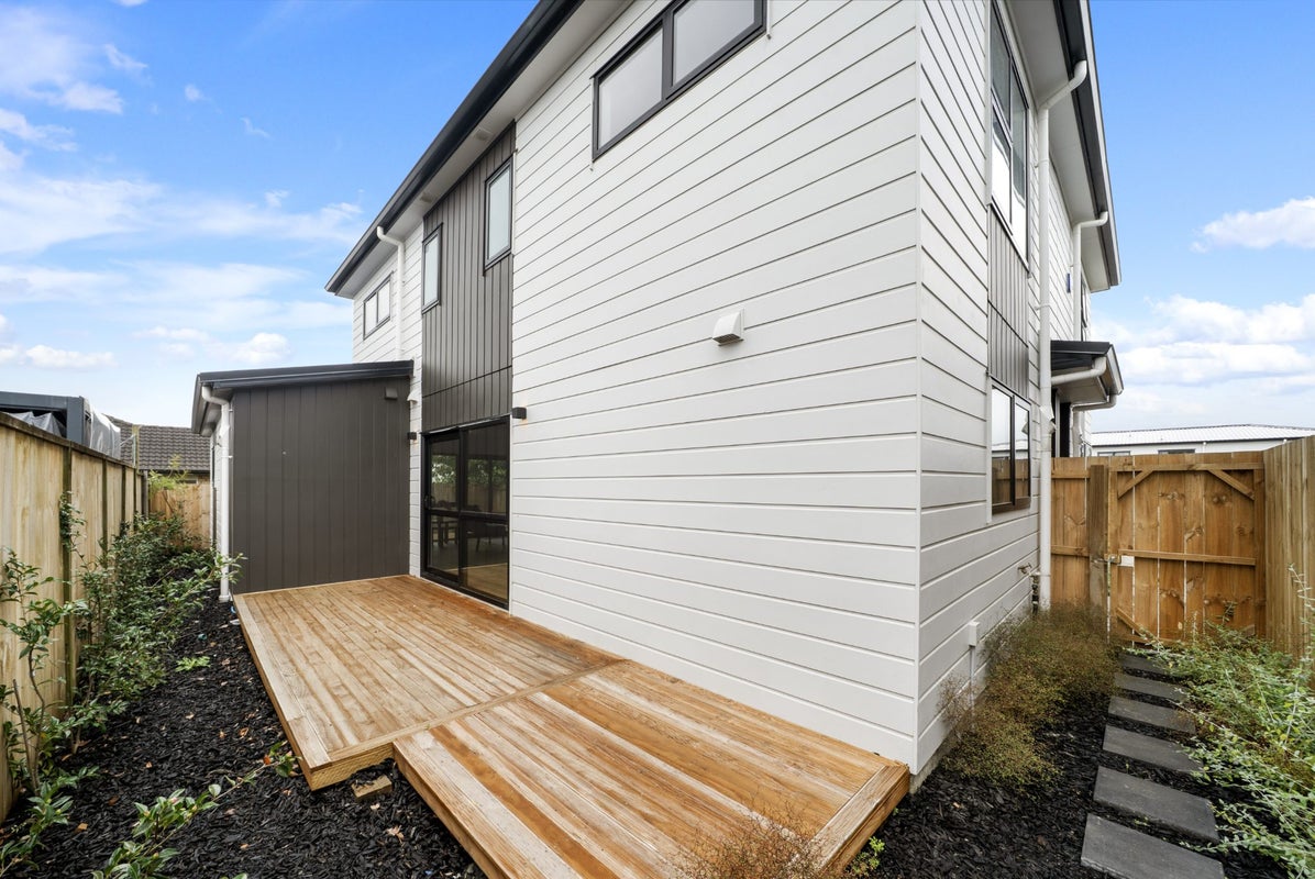 2/32 Tapuwae Way, Māngere Bridge, Auckland - Carousel 2