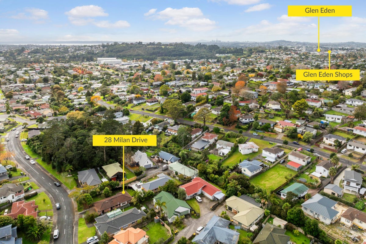 28 Milan Drive, Glen Eden, Auckland - Carousel 21
