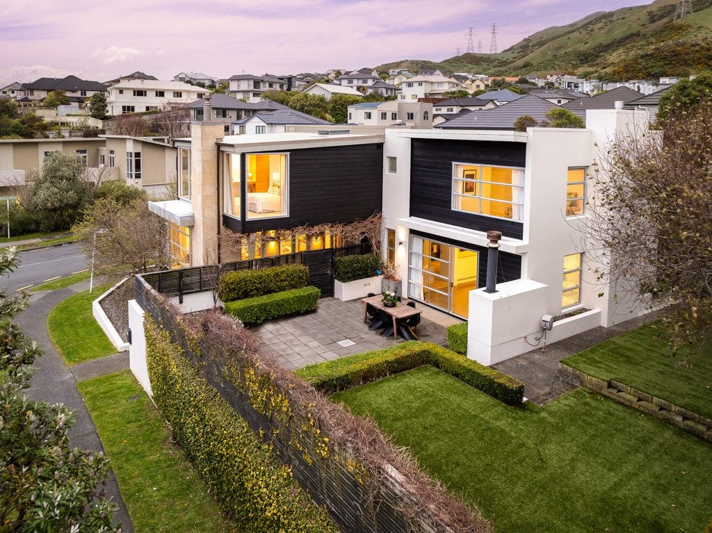 51 Amesbury Drive, Churton Park, Wellington - Carousel 1