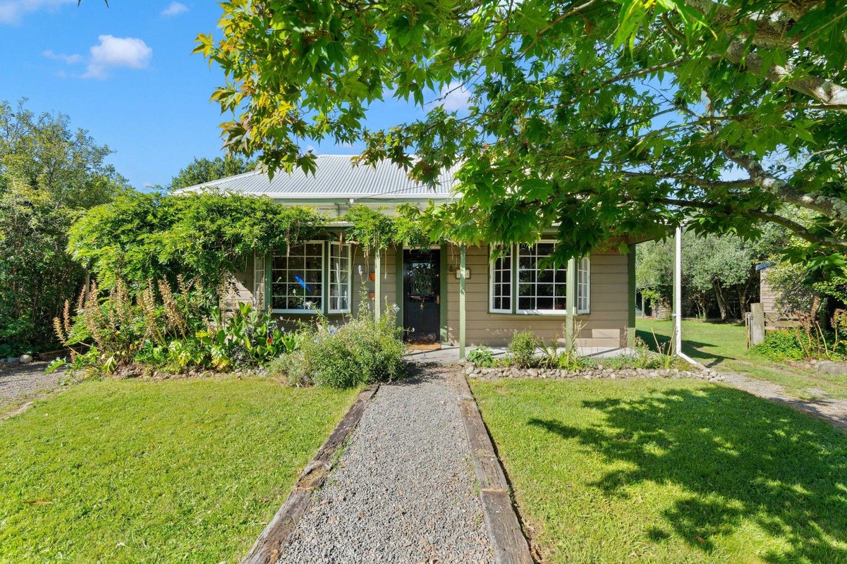 24 Papawai Road, Greytown - Carousel 1