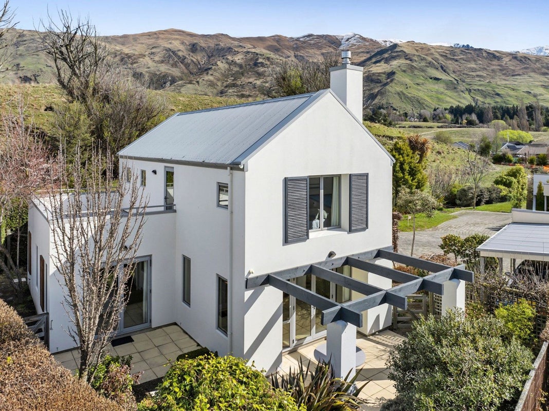 13 Meadowbrook Place, Wanaka - Carousel 1