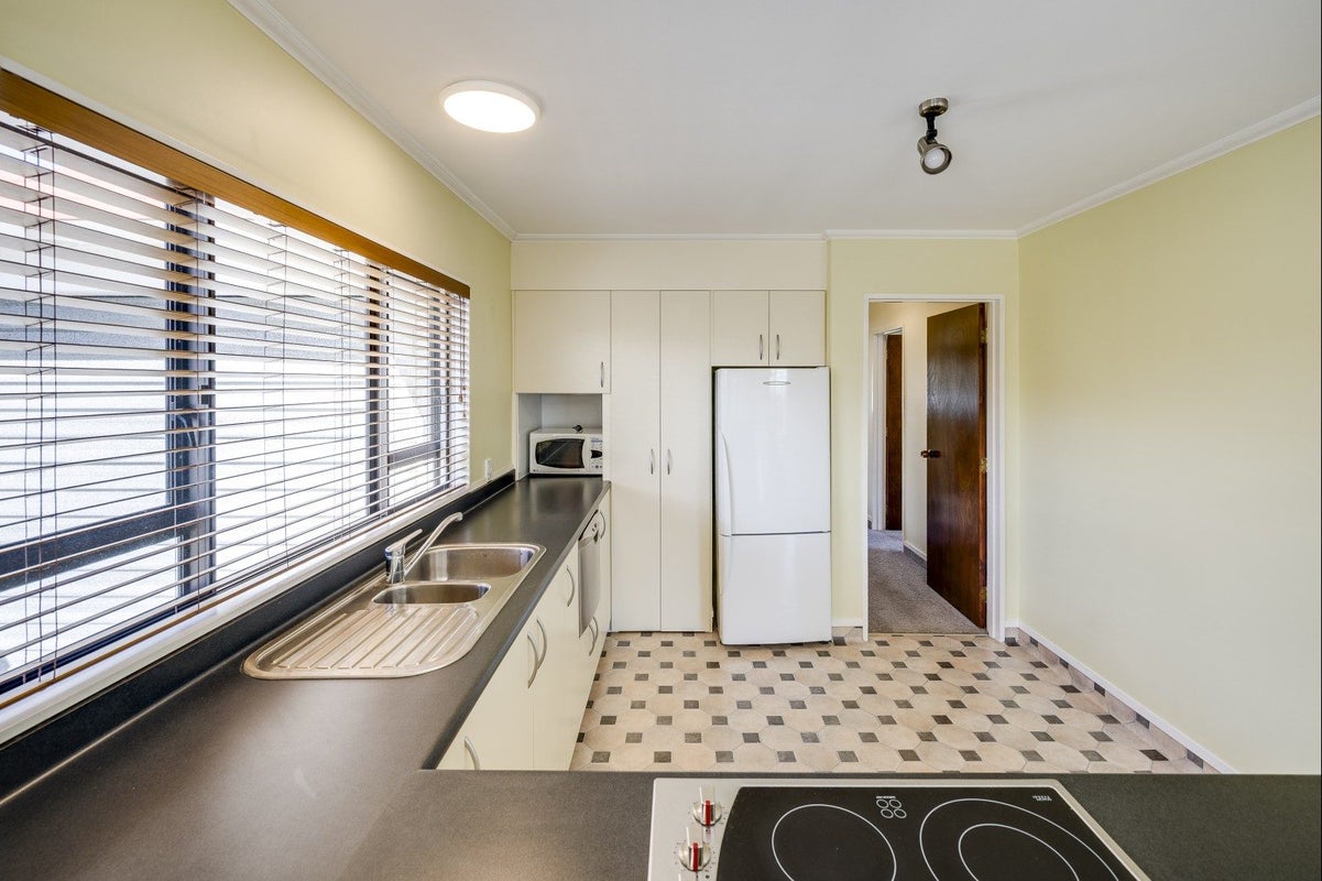 2/52 Avondale Road, Taradale, Napier - Carousel 2