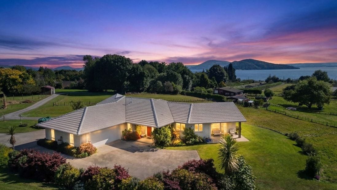 96 State Highway 33, Tikitere, Rotorua - Carousel 1