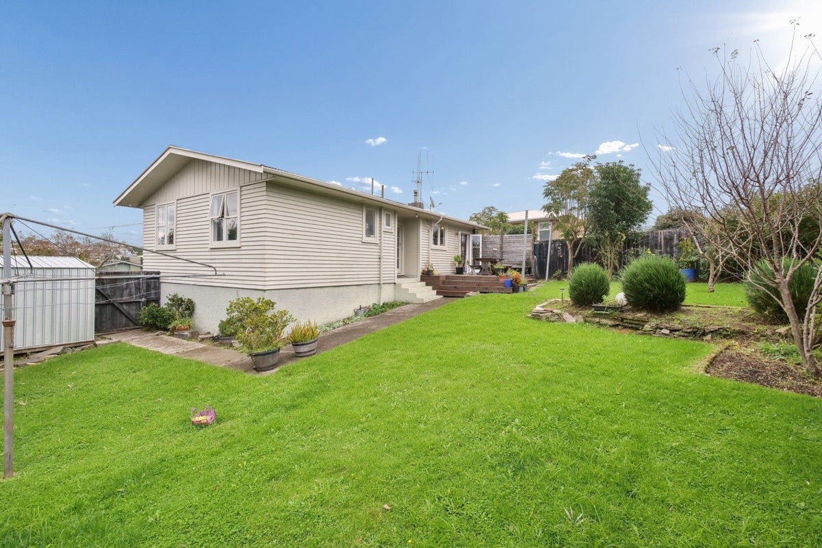 4 Filton Avenue, Brookfield, Tauranga - Carousel 1