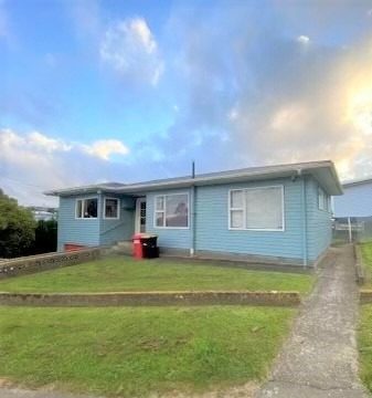 9 Baylands Drive, Newlands, Wellington - Carousel 1