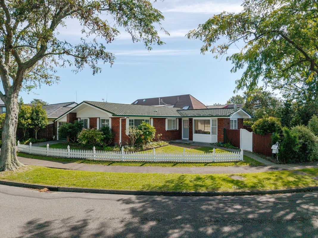 17 Earl Place, Hokowhitu, Palmerston North - Carousel 1
