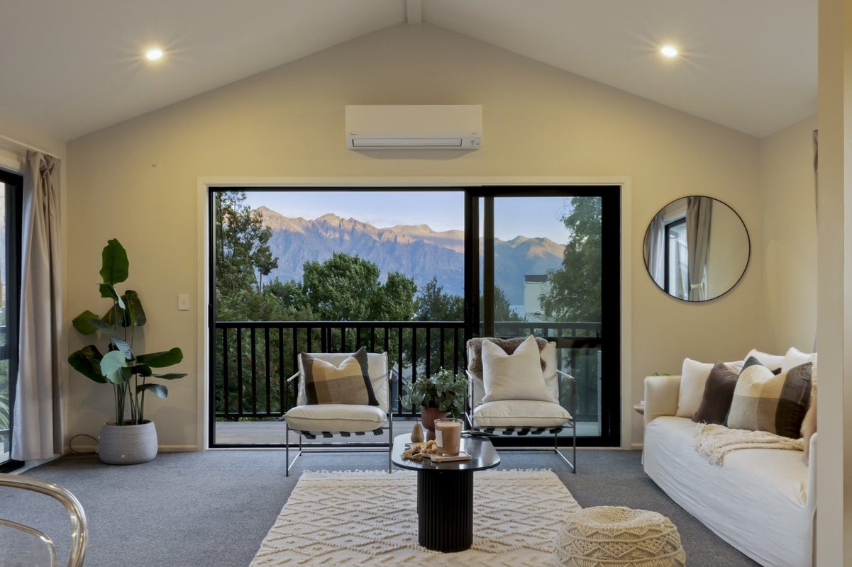 14 Sainsbury Road, Fernhill, Queenstown - Carousel 1