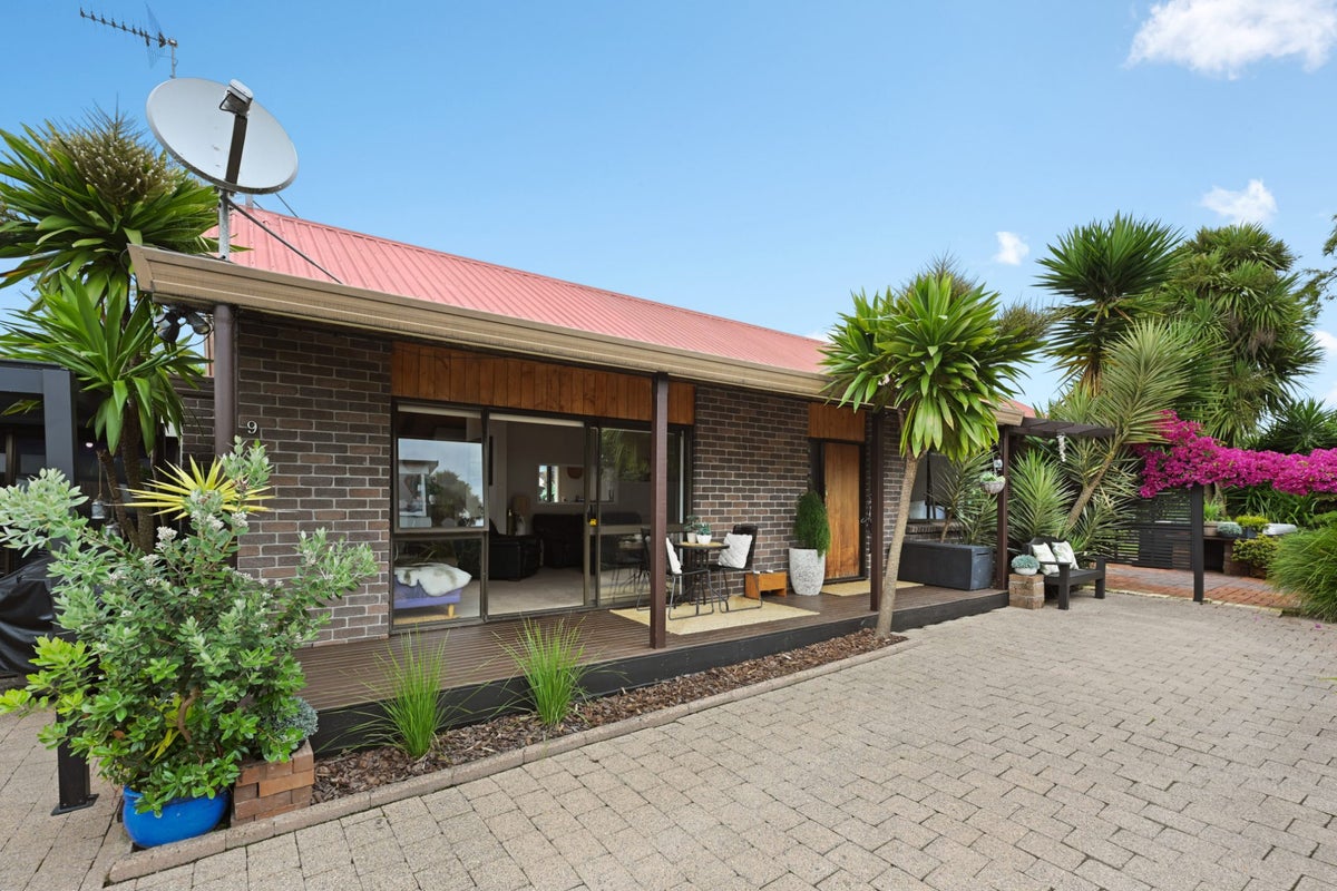9 Masons Avenue, Hamilton East, Hamilton - Carousel 1