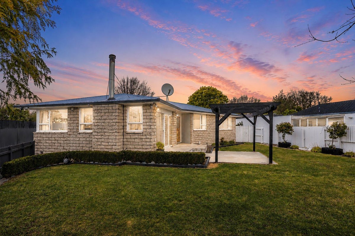 8 Doggett Place, Rangiora, Rangiora - Carousel 1
