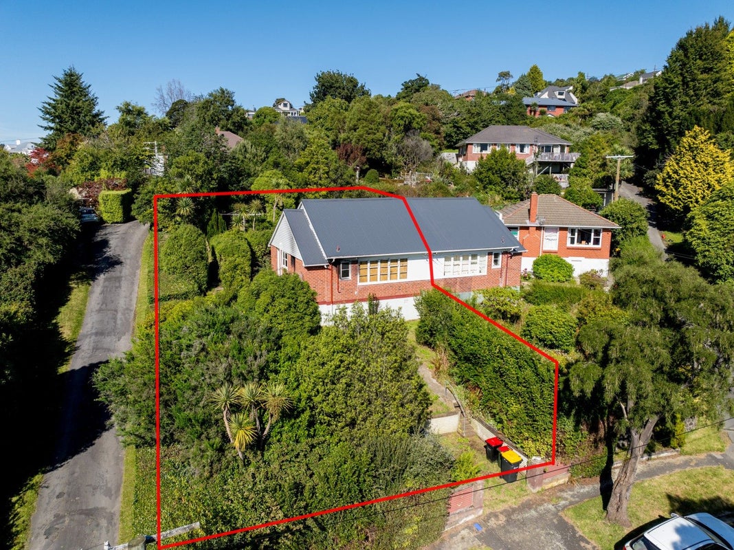 17 Craighall Crescent, Wakari, Dunedin - Carousel 1