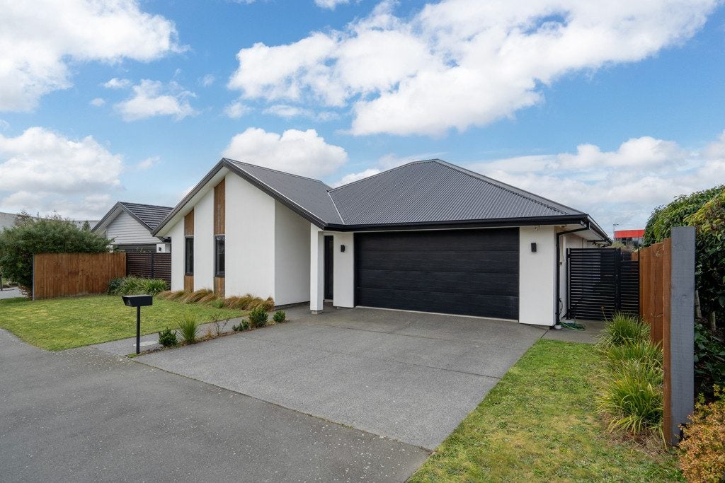 5 Echelon Drive, Wigram, Christchurch - Carousel 1