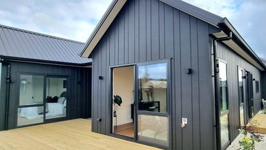 13 Meadows Drive, Clevedon, Clevedon - Carousel 1