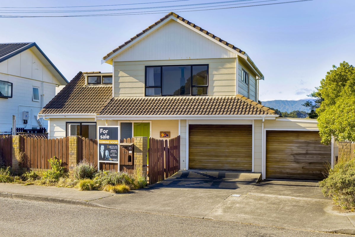 12 Moana Street, Otaki Beach, Otaki - Carousel 1