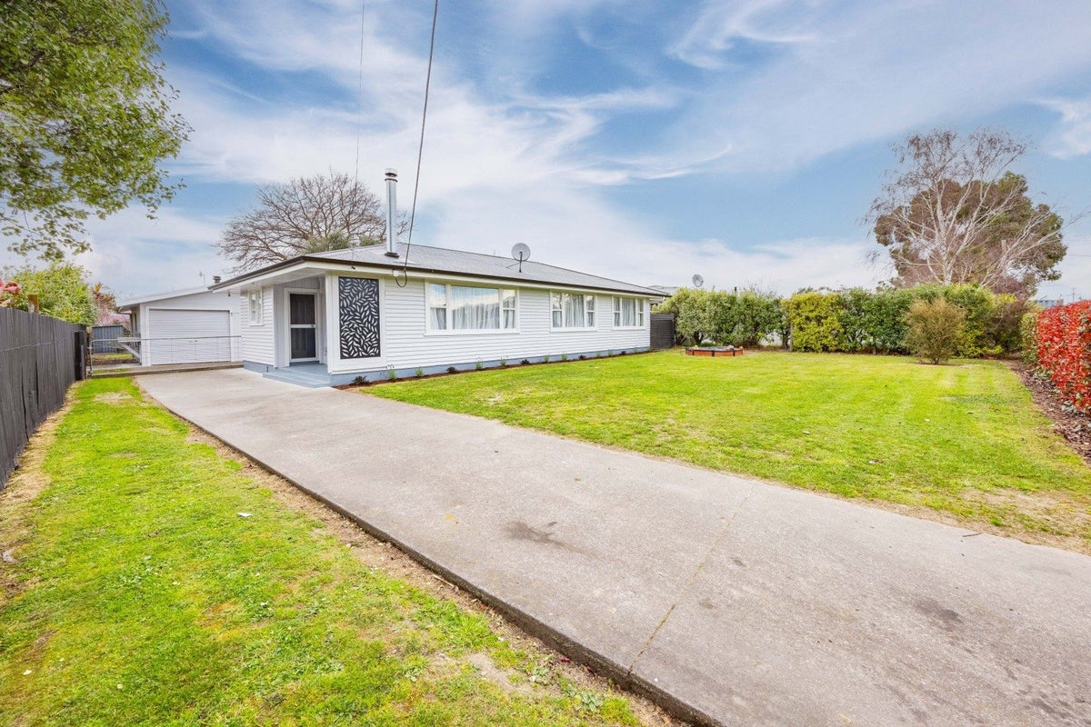 16 Williams Street, Otane - Carousel 1