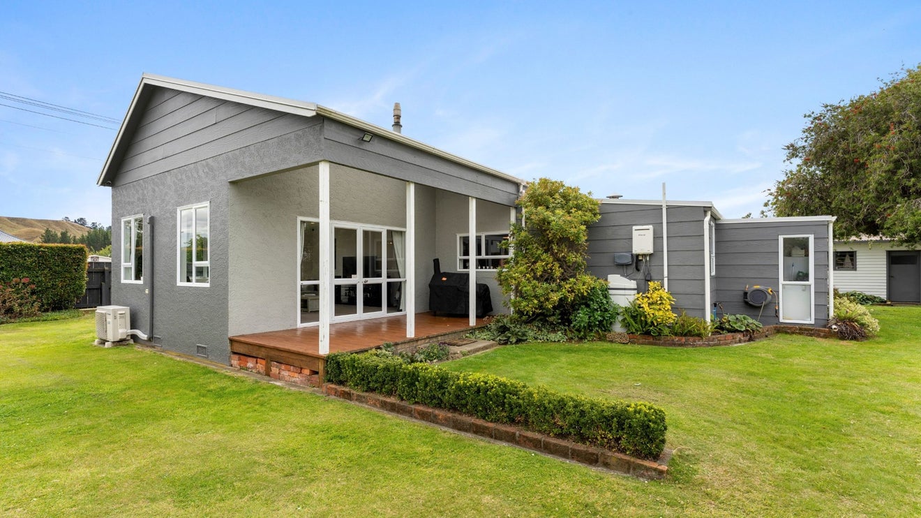 14 Rotherham Street, Aramoho, Whanganui - Carousel 1
