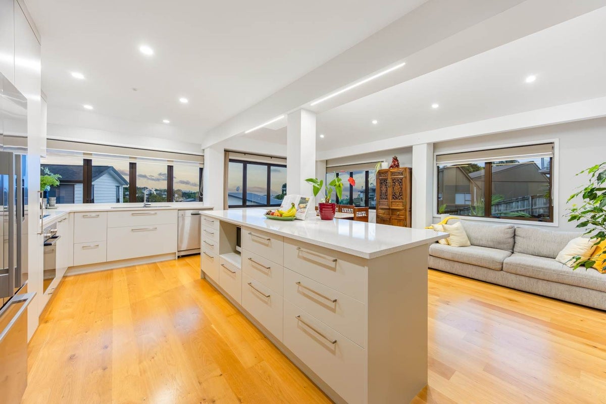 10 Galaxy Drive, Mairangi Bay, Auckland - Carousel 2