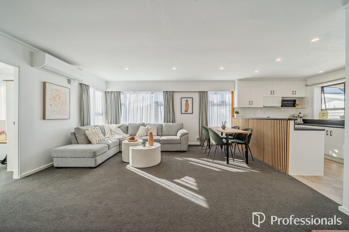 9 Wood Grove, Naenae, Lower Hutt - Carousel 2