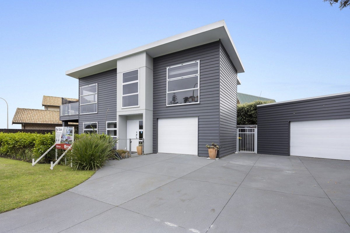 22 Halse Place, Opunake - Carousel 2