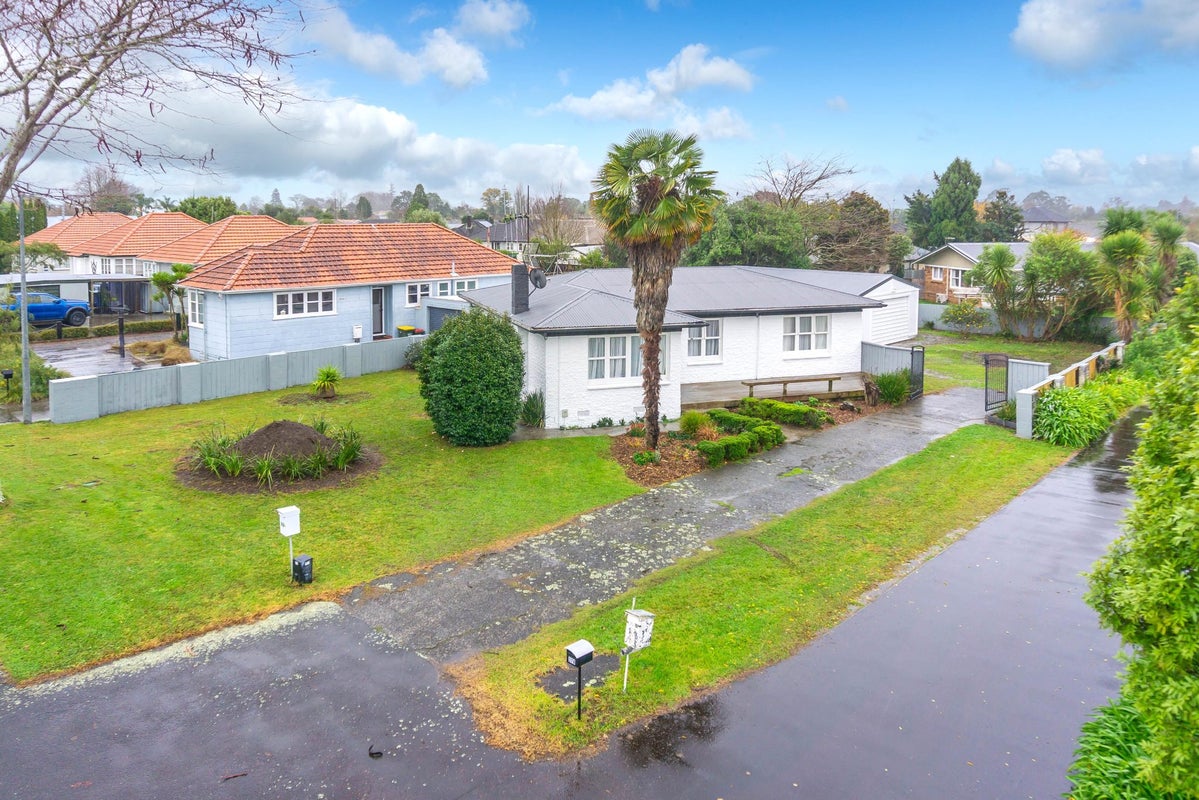 35 Tranmere Road, Fairfield, Hamilton - Carousel 1