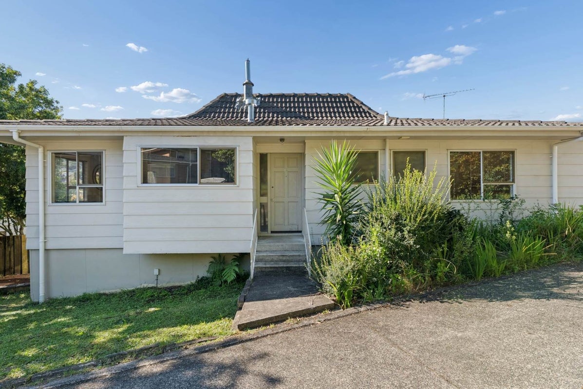 1/6 Sandiacre Way, Browns Bay, Auckland - Carousel 1