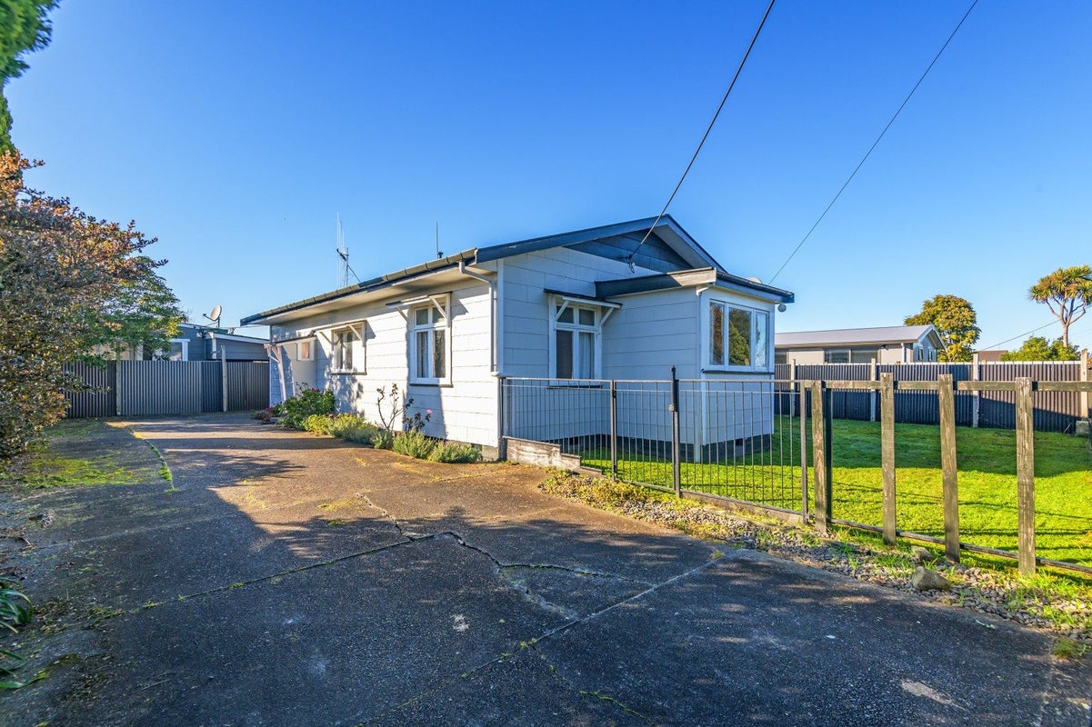28 Hammond Street, Marton - Carousel 1
