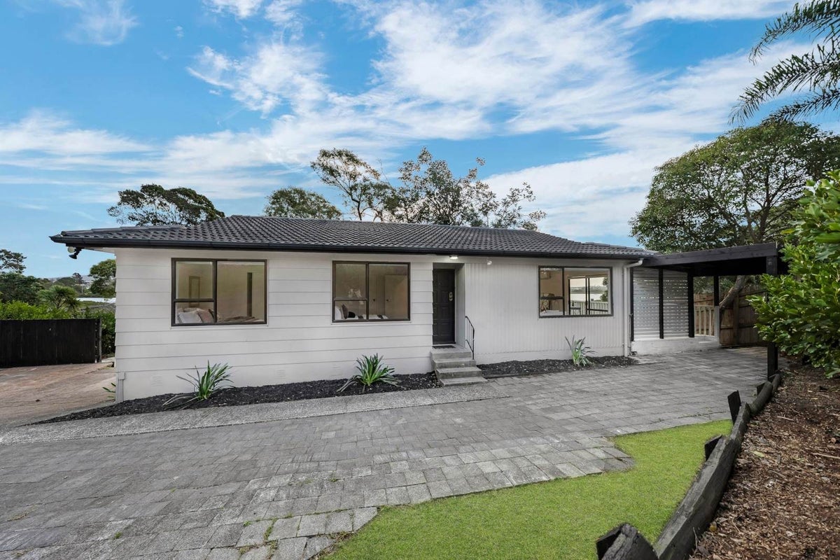 8 Sceptre Place, Avondale, Auckland - Carousel 2