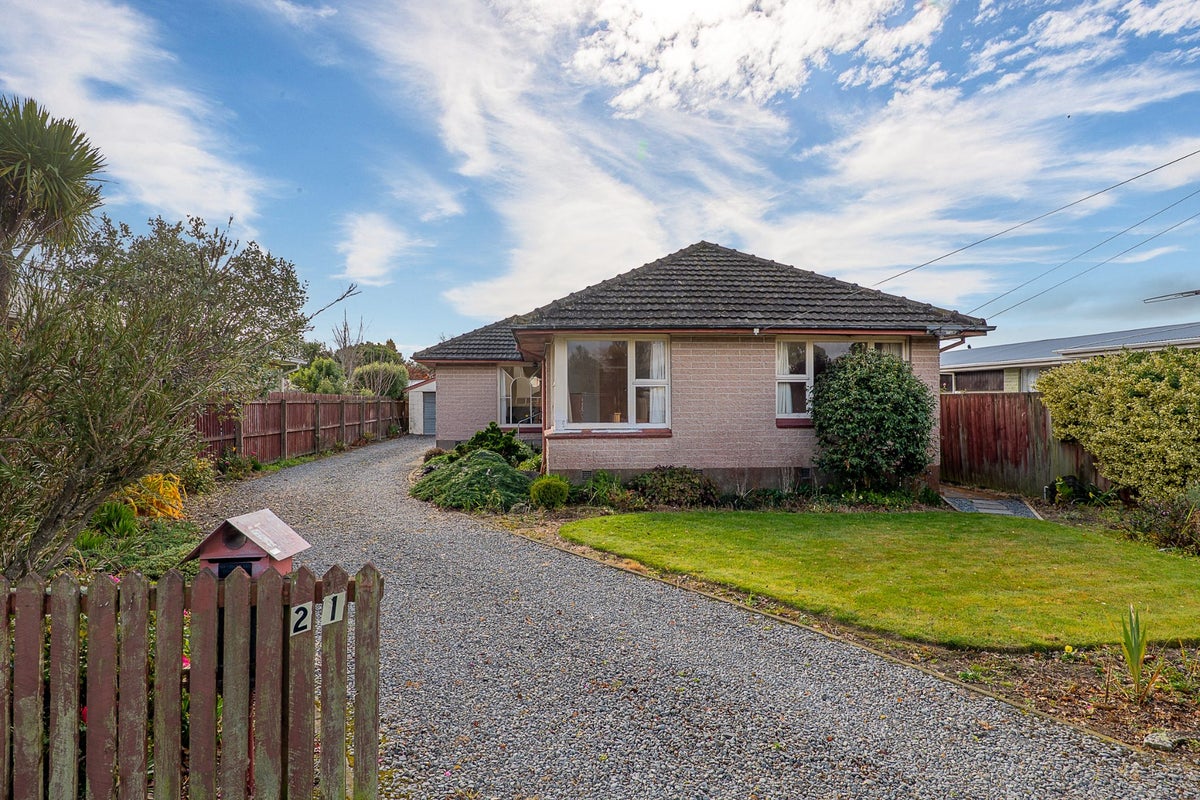 21 Sturrocks Road, Redwood, Christchurch - Carousel 12