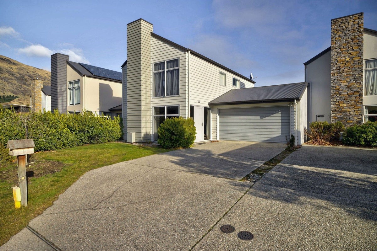 4 Onslow Road, Lake Hayes, Queenstown - Carousel 1