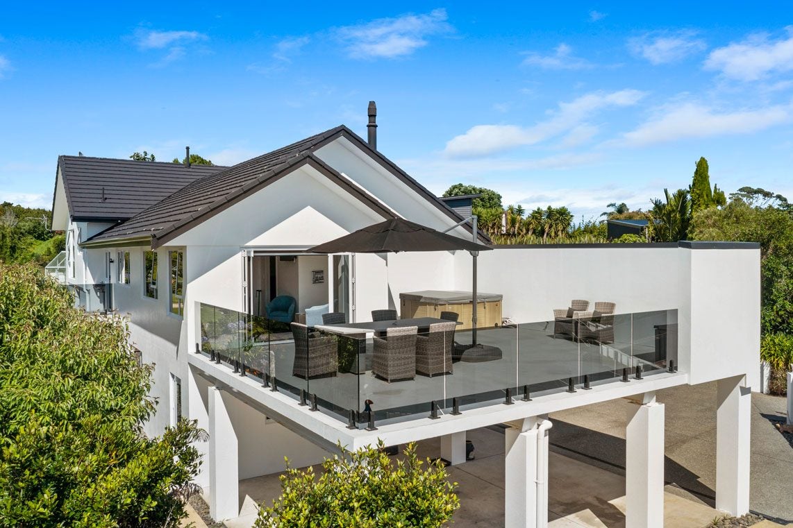 7A Caledonia Place, Highlands Park, New Plymouth - Carousel 2