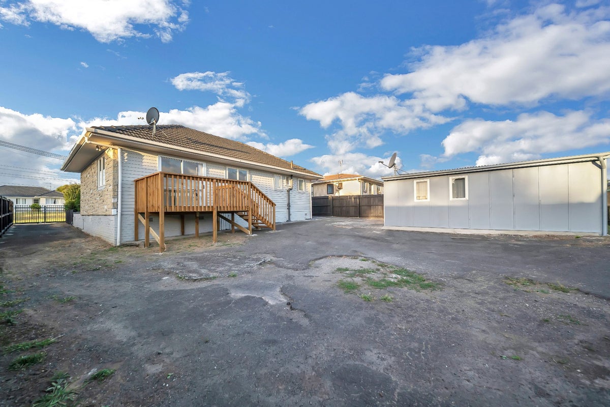24 Laxon Avenue, Otara, Auckland - Carousel 42