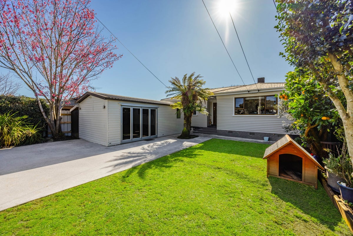 1/1 Clark Road, Pahurehure, Papakura - Carousel 1
