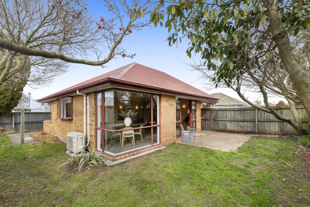 2/172 Langdons Road, Northcote, Christchurch - Carousel 2