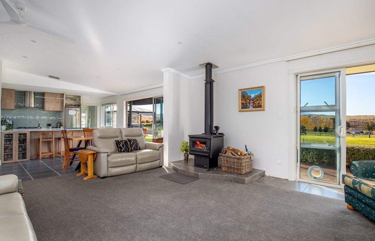 83 Kelliher Lane, Springvale, Alexandra - Carousel 1