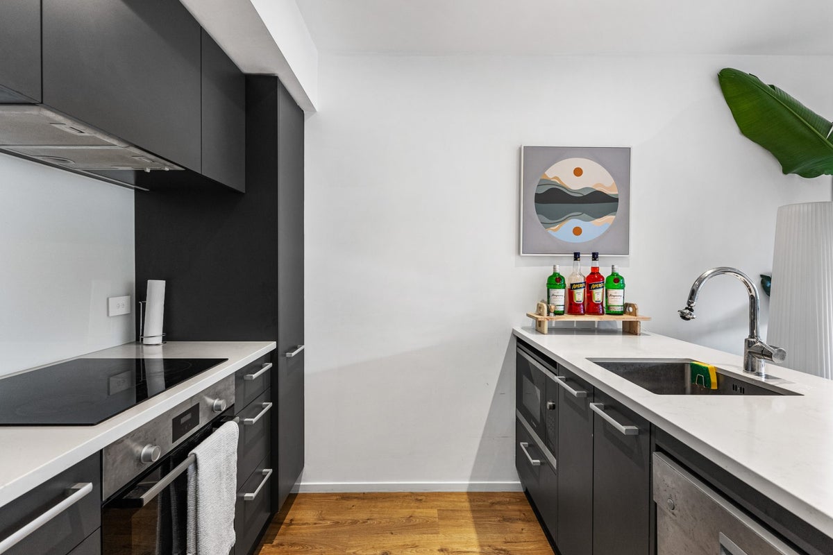 101/69C Hall Avenue, Mangere, Auckland - Carousel 1