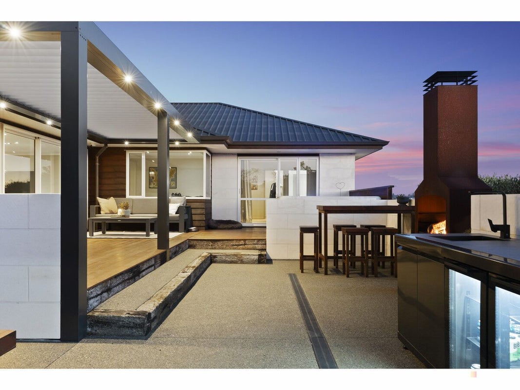 1 Hunter Hills Drive, Gleniti, Timaru - Carousel 1