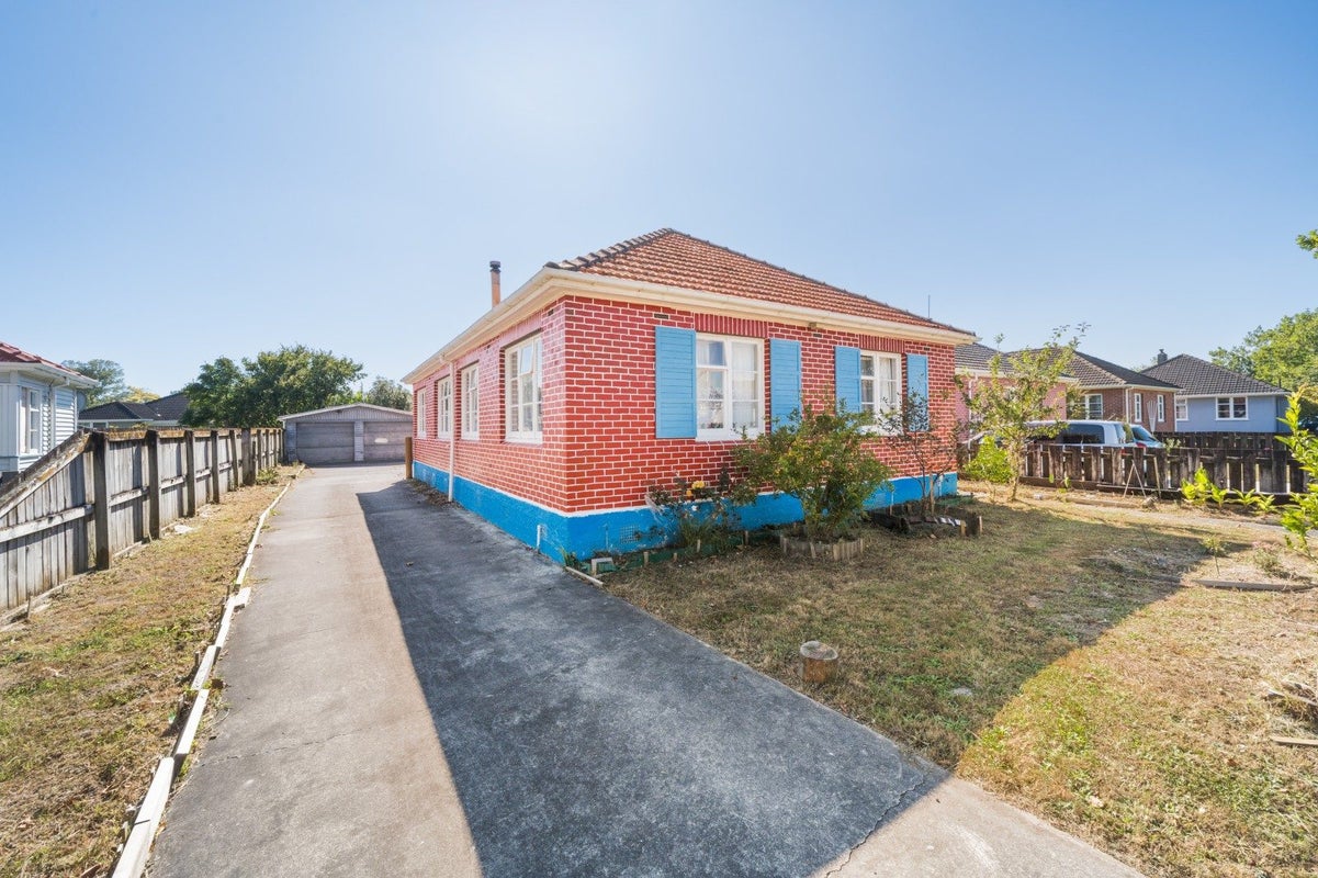 35 Rangiora Avenue, Roslyn, Palmerston North - Carousel 1