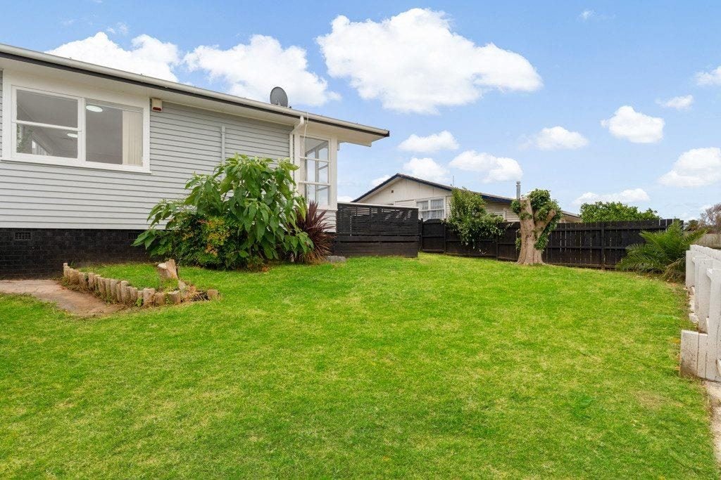 16 Wordsworth Road, Manurewa, Auckland - Carousel 2
