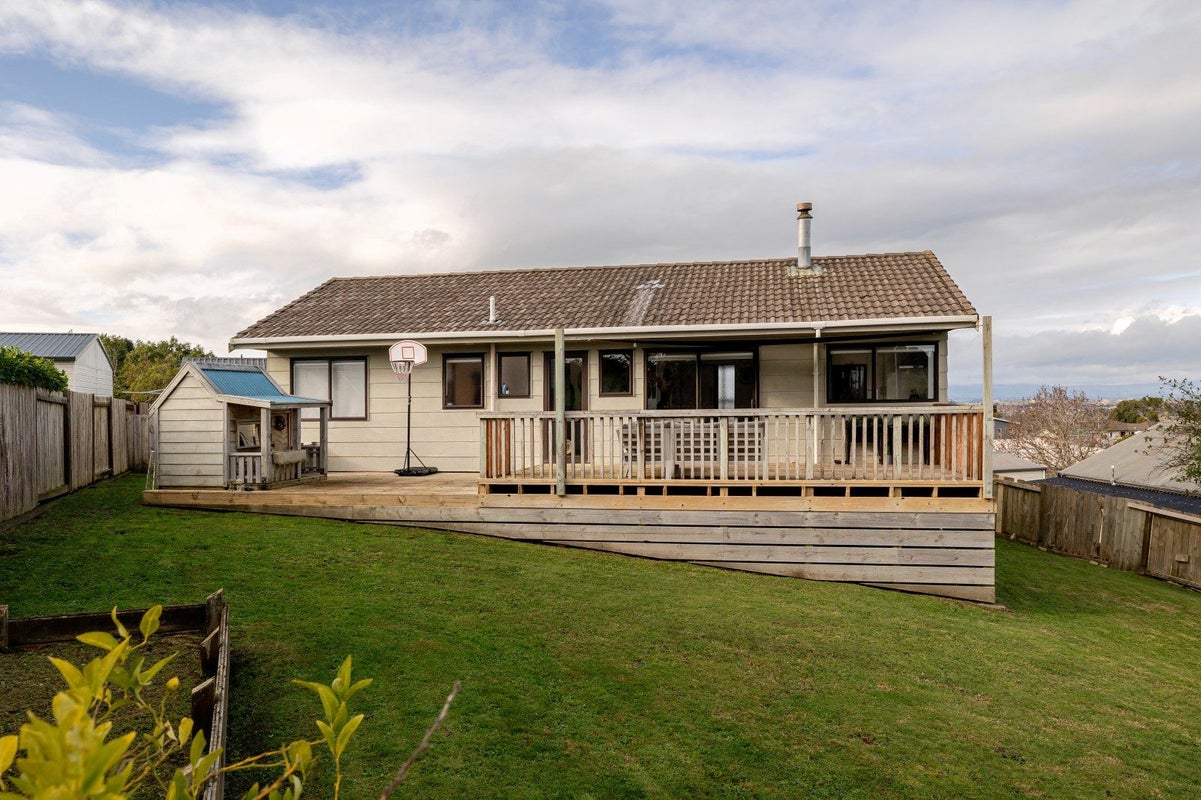 83 Fraser Drive, Feilding, Feilding - Carousel 1