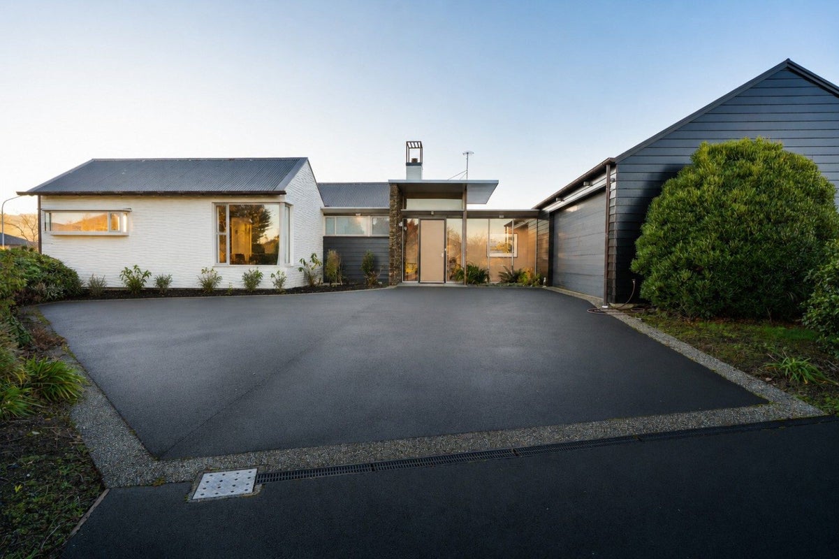 3 Sunninghurst Drive, Fairfield, Dunedin - Carousel 1