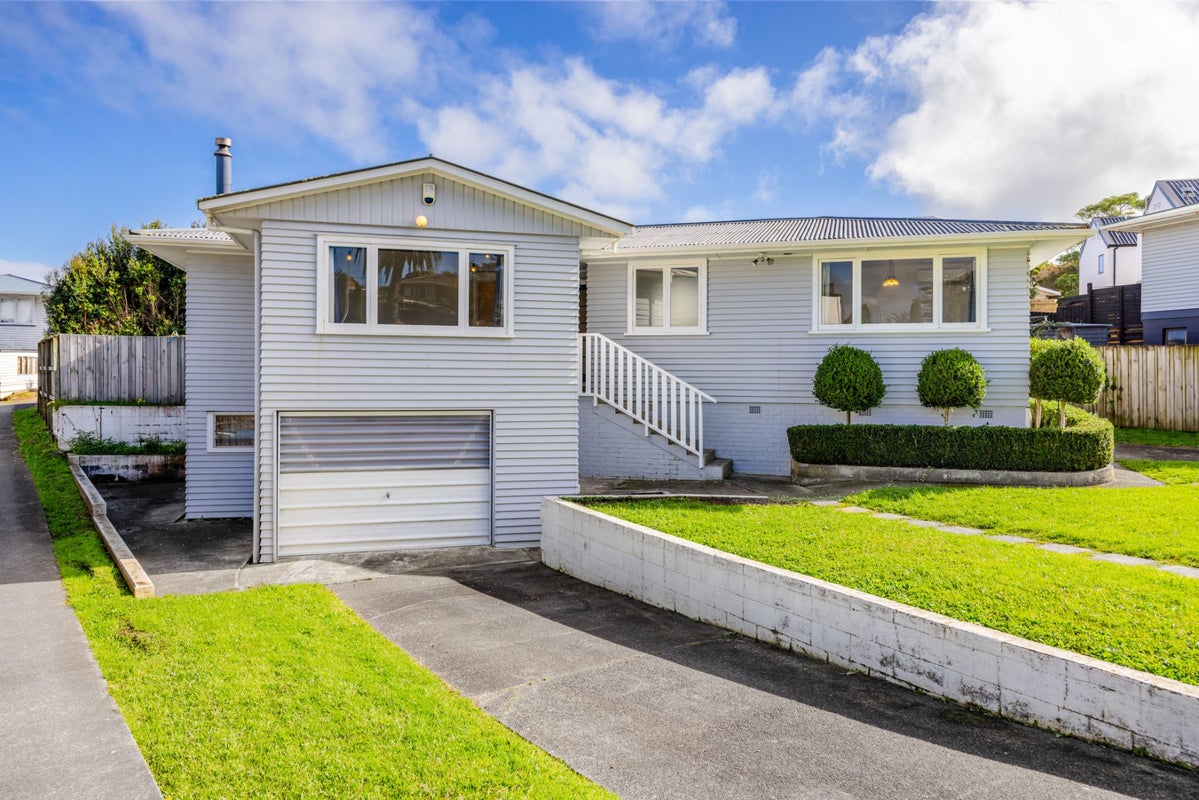12 ELIZABETH ST, Pakaranga, Auckland  - Carousel 1