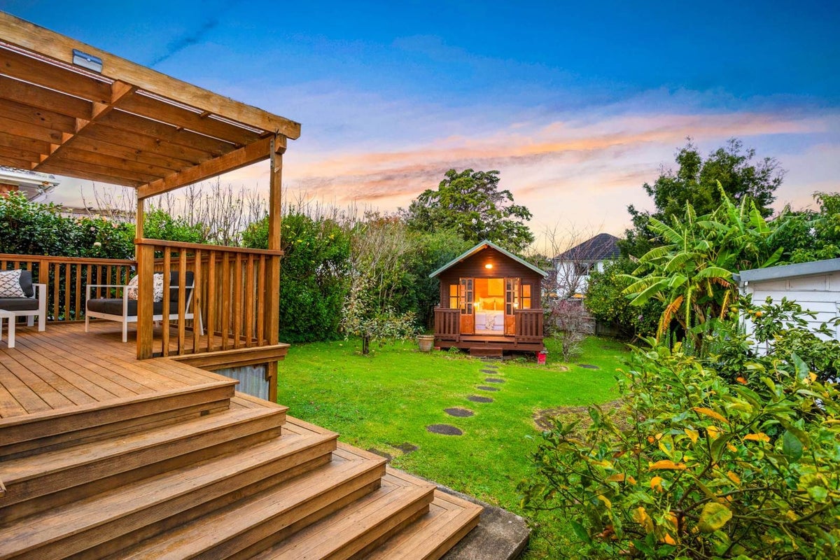 41 Waipani Road, Te Atatu Peninsula, Auckland - Carousel 2