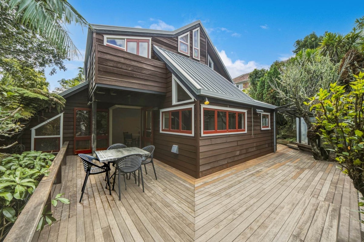 19 Beacon Avenue, Campbells Bay, Auckland - Carousel 1