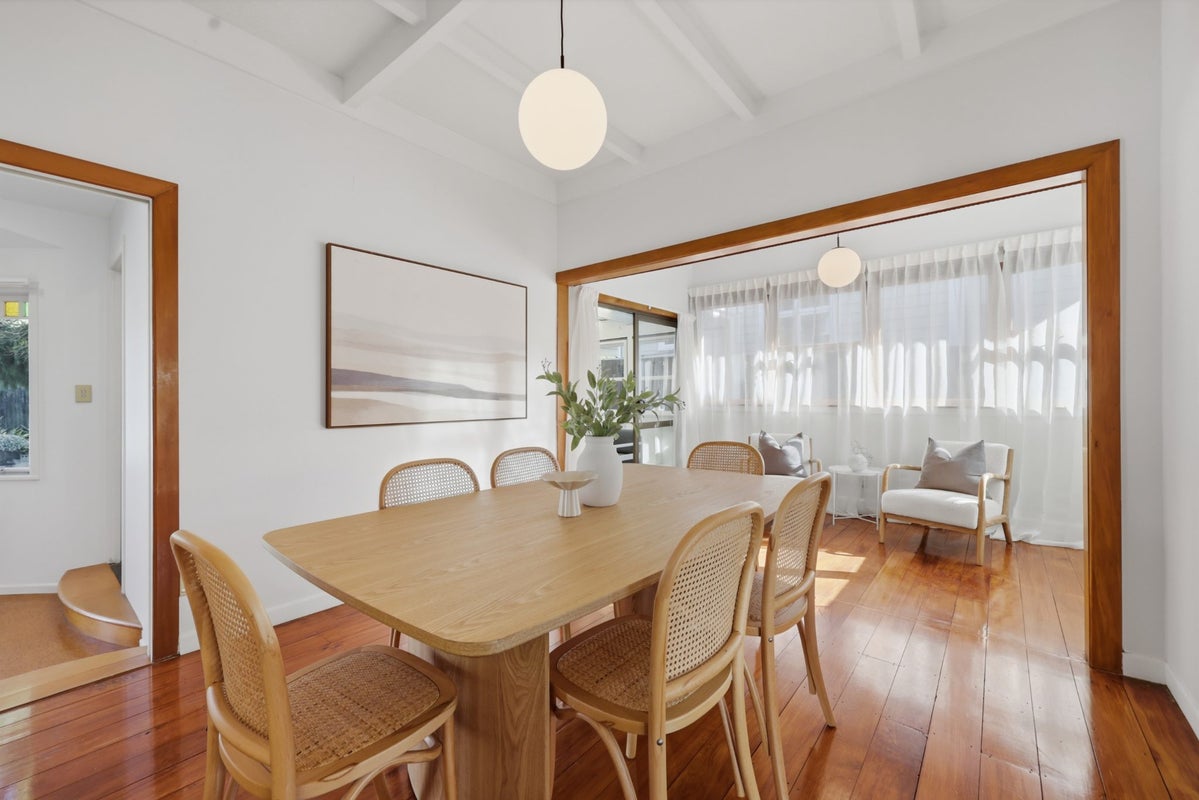 10 Riro Street, Point Chevalier, Auckland - Carousel 2