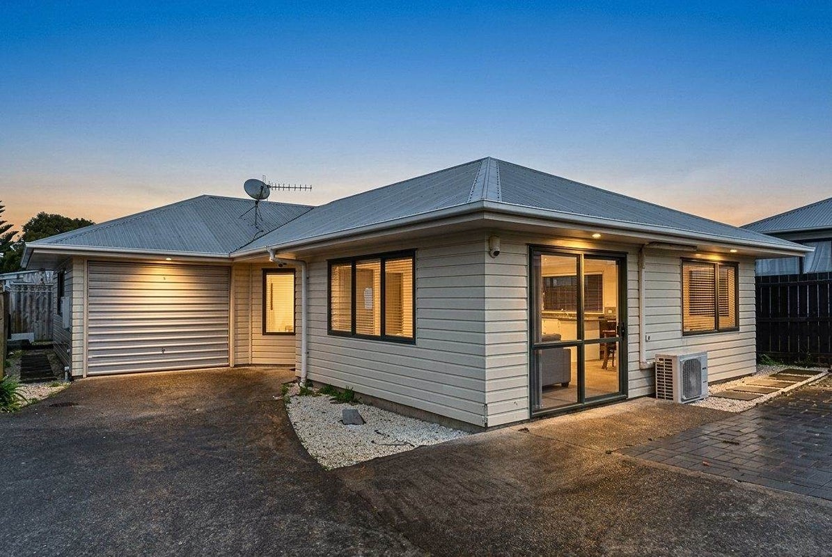 1/25 Oratu Place, Manurewa, Auckland - Carousel 1