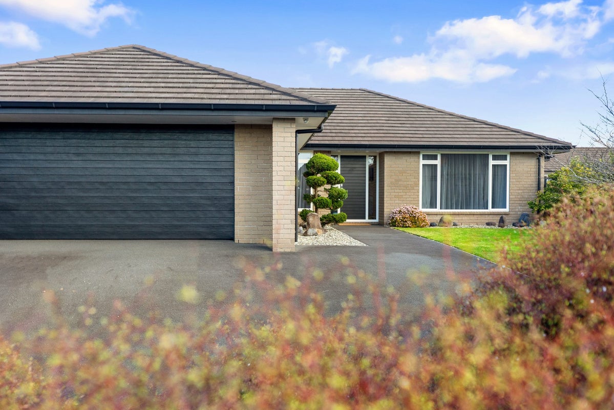 19 Mortlake Heights, Pyes Pa, Tauranga - Carousel 1