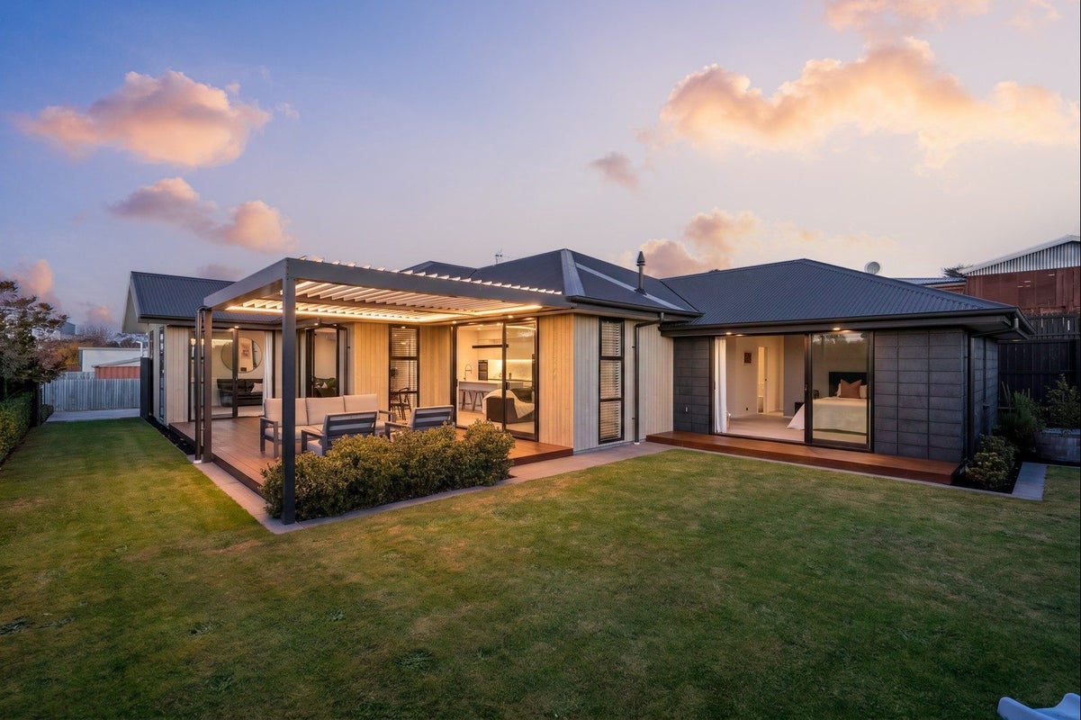 11 Minorca Lane, Burwood, Christchurch - Carousel 1