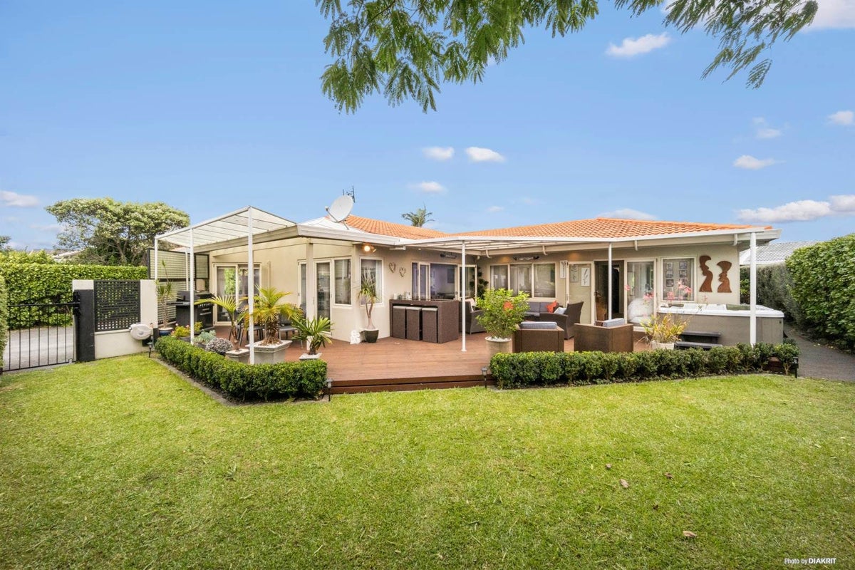 Property Valuation for 14 Suncrest Drive, West Harbour, Auckland ...