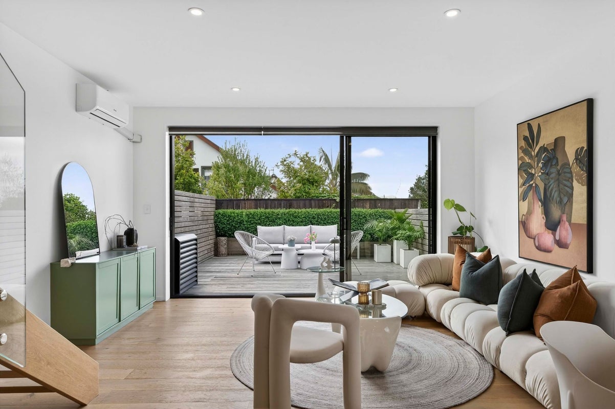 16/37 St Vincent Avenue, Remuera, Auckland - Carousel 1