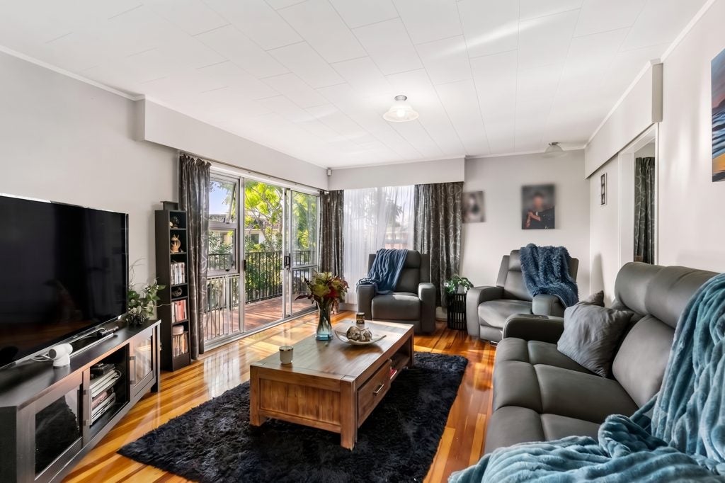 4 Awakino Place, Manurewa, Auckland - Carousel 1