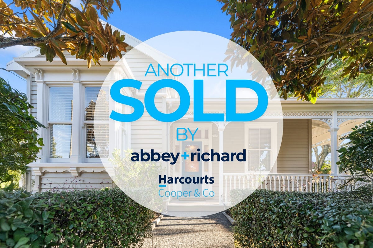 17 Lancing Road, Sandringham, Auckland - Carousel 1